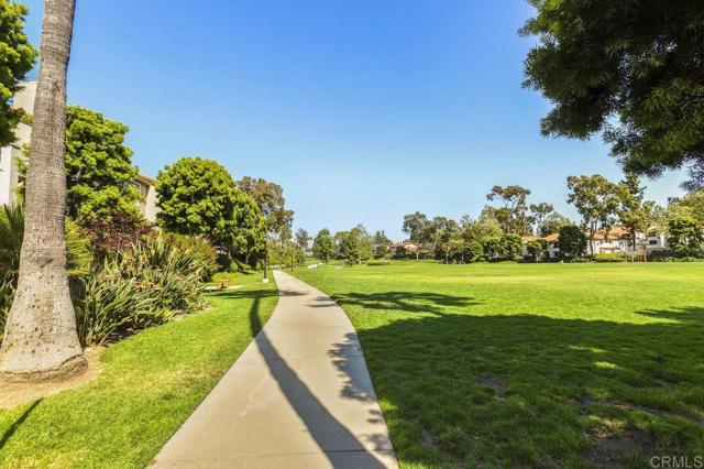 4065 Caminito Davila, San Diego CA: https://media.crmls.org/mediaz/903862dd-9ab7-47eb-aedf-4b8b6c4ad302.jpg