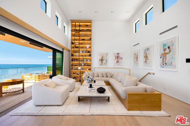 24818 Malibu Road, Malibu CA: https://media.crmls.org/mediaz/903868b0-9145-46f6-b5a5-279a2d4f7fa5.jpg