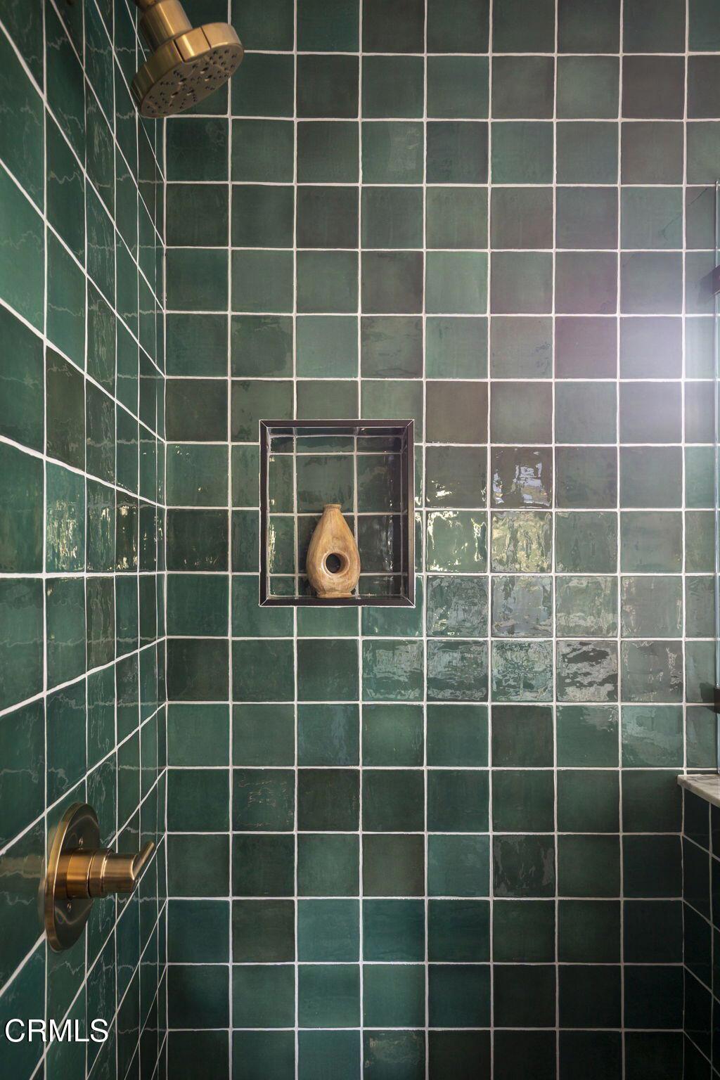 https://media.crmls.org/mediaz/9038e67c-4dda-469f-9efe-fb3045f3ea1e.jpg?preset=X-Large