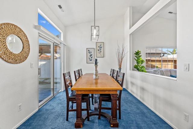 910 Cortina Way, Salinas CA: https://media.crmls.org/mediaz/90390dfc-c43d-41bc-b00f-570005b1851a.jpg
