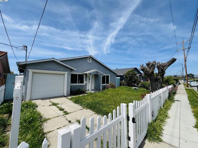 6223 Dairy Ave, Newark CA: https://media.crmls.org/mediaz/90392ef0-53b3-42b1-8108-0c42763e8b63.jpg