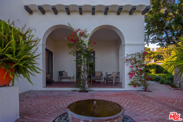 Image 22 of 43 For 2464 Catalina Street