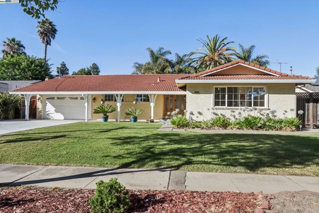 35120 Cardiff Street, Newark CA: https://media.crmls.org/mediaz/903a3b20-f616-4518-8850-567176fb1b70.jpg