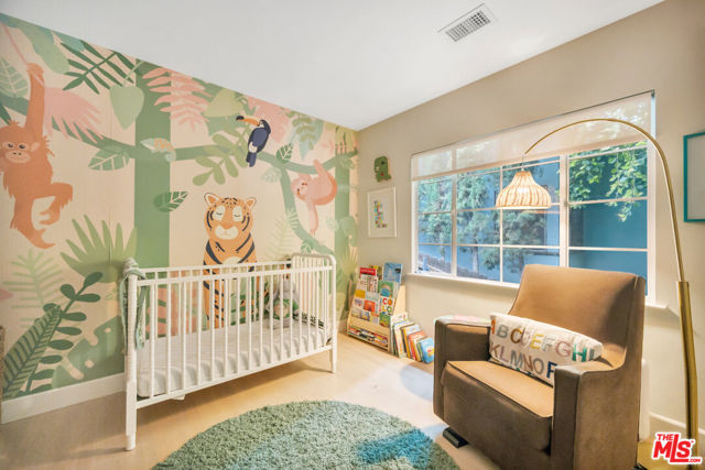 380 Tamarac Drive, Pasadena CA: https://media.crmls.org/mediaz/903a4ce4-61b6-482d-9b94-f36bd8111b87.jpg