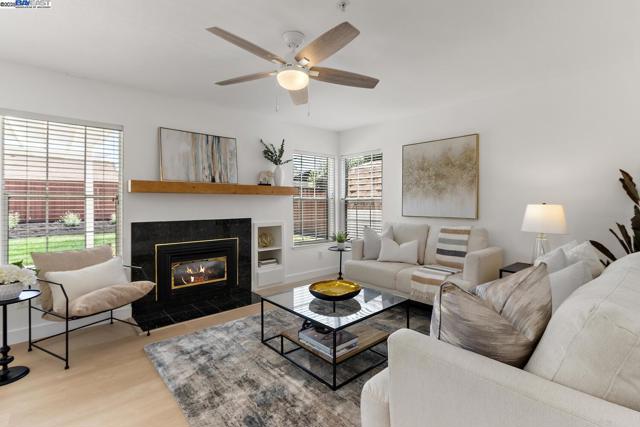 1387 Meadow Ct, Livermore CA: https://media.crmls.org/mediaz/903ad98b-3182-48b7-a238-9e7e1d8f741a.jpg