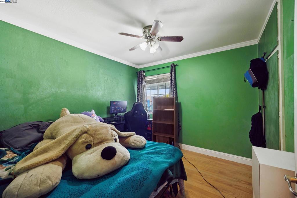 https://media.crmls.org/mediaz/903aef56-6773-4739-b567-90d5029e6bfe.jpg?preset=X-Large