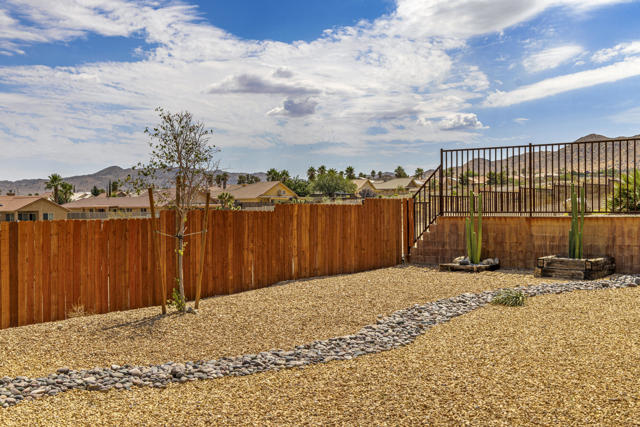 8680 Monument View Drive, Yucca Valley CA: https://media.crmls.org/mediaz/903af2be-1e5e-47e2-baaa-8f1596409f37.jpg