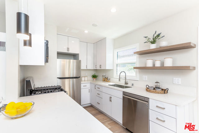 1625 CENTINELA Avenue, J photo 7