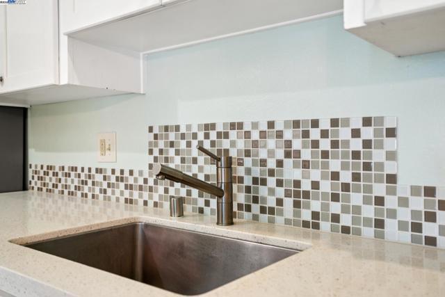 39490 Albany Cmn, Fremont CA: https://media.crmls.org/mediaz/903c3759-c231-4c2e-aa50-1a1c66ba5ef1.jpg