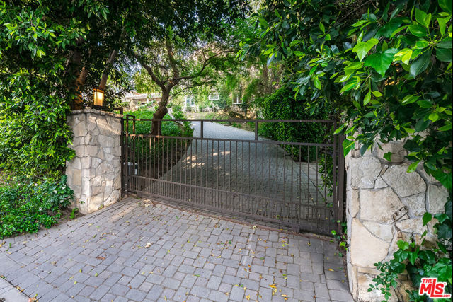 Drew Fenton | 422 Parkwood Drive Los Angeles CA | MLS: 7209274