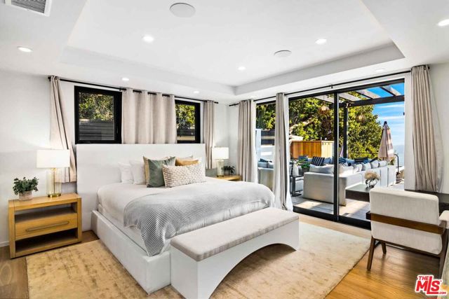 27120 Sea Vista Drive, Malibu CA: https://media.crmls.org/mediaz/903c52e1-a8ee-4617-bbcf-6901f984189c.jpg