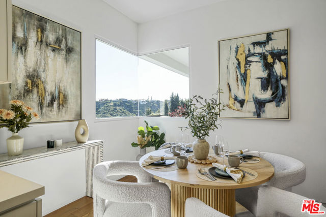 1116 Linda Flora Drive, Los Angeles CA: https://media.crmls.org/mediaz/903d6d3a-e1fe-4023-9a91-93c923688fdf.jpg
