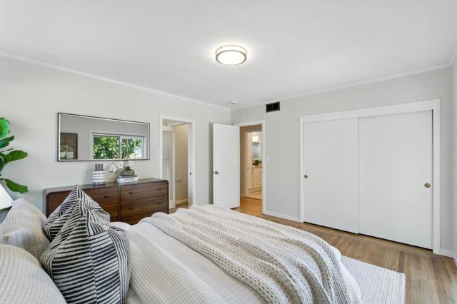 1513 Oak Street, San Mateo CA: https://media.crmls.org/mediaz/903e0cb7-c286-4b02-a60b-bdf8b9965824.jpg