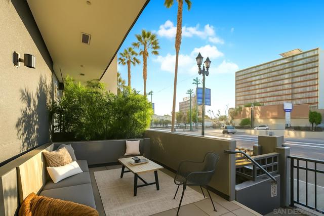 1325 Pacific Hwy, San Diego CA: https://media.crmls.org/mediaz/903e9f2b-2792-4773-971f-7db0ab6b1fce.jpg