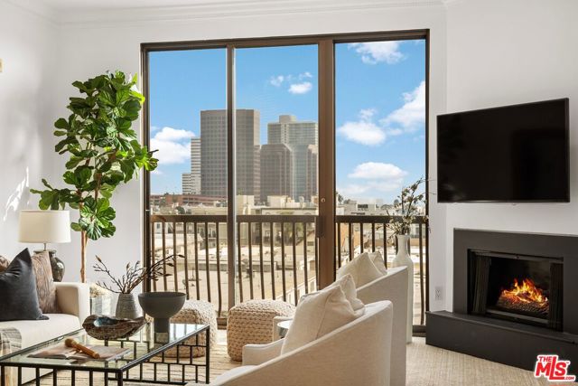 11847 Gorham Avenue, Los Angeles CA: https://media.crmls.org/mediaz/903f04ce-4d51-4633-88b4-8a74d5f422c0.jpg