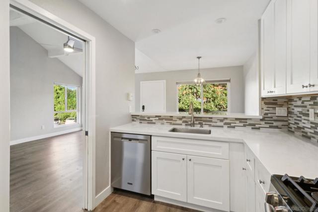 2422 Caminito Ocean Cv, Cardiff by the Sea CA: https://media.crmls.org/mediaz/903f0ee1-08f6-471f-99a7-6b120bf8a8b3.jpg