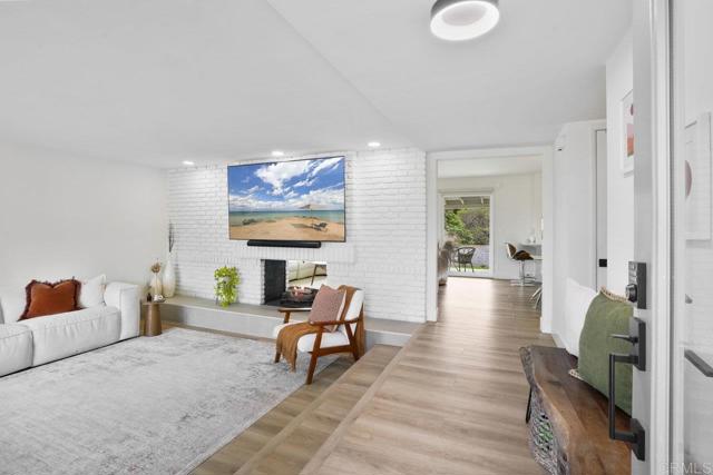 7255 Volta Court, San Diego CA: https://media.crmls.org/mediaz/903fbc4b-1423-45de-85c6-b08ea0f80c4e.jpg