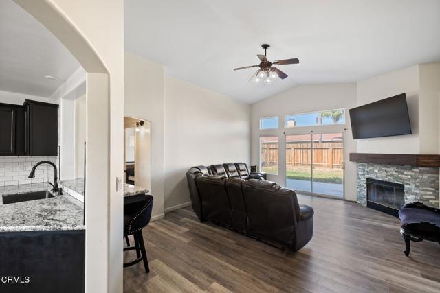 Detail Gallery Image 6 of 40 For 9116 Chattaroy St, Bakersfield,  CA 93312 - 3 Beds | 2 Baths
