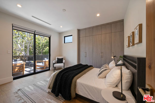 4299 Elmer Avenue, Studio City CA: https://media.crmls.org/mediaz/9040755c-e83c-40c0-a15a-7cbb7c2f2130.jpg