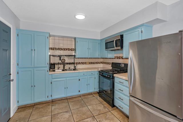 1005 W 8th Street, Merced CA: https://media.crmls.org/mediaz/90409b27-0efd-44c2-8f70-06bf9ab9a708.jpg