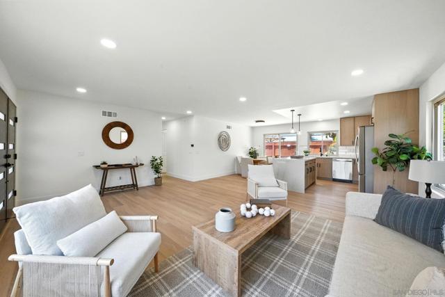 1285 Waxwing Ln, Chula Vista CA: https://media.crmls.org/mediaz/9040b88c-2c75-43aa-810c-9a07ab27a7b9.jpg