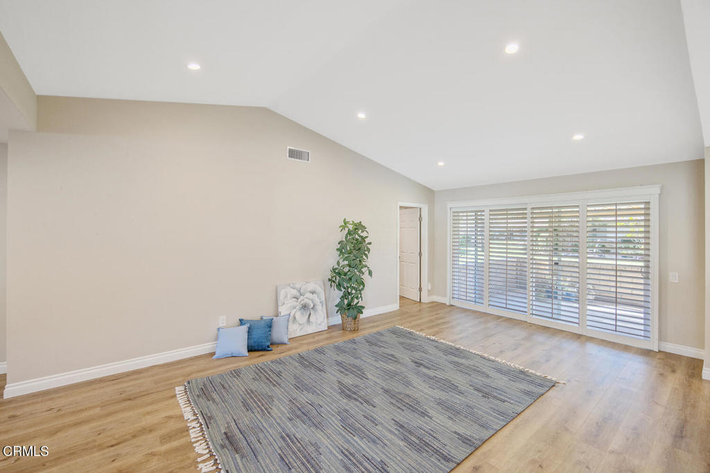 MLS #V1-33673 image #17