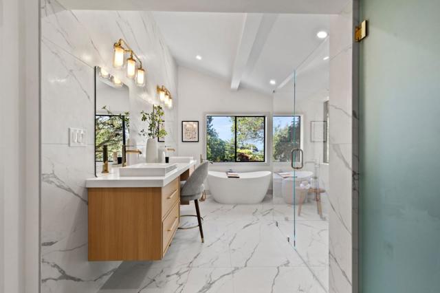 522 Summit Drive, Redwood City CA: https://media.crmls.org/mediaz/904124b8-3298-49c1-bda4-cc332e64634a.jpg