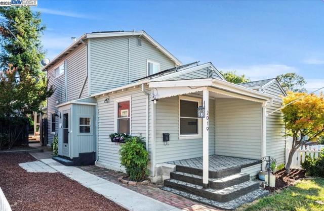 2019 E St, Hayward CA: https://media.crmls.org/mediaz/904269fa-51a8-49a1-9f39-51a0a9d0e3f4.jpg