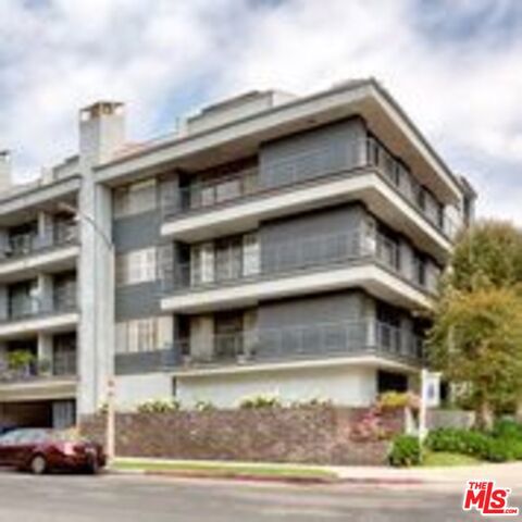 1120 Granville Ave #306, Los Angeles, CA 90049