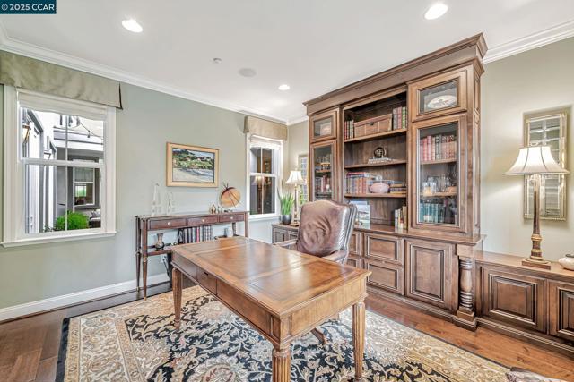120 Tamarind Ln, Danville CA: https://media.crmls.org/mediaz/9045d556-8d01-4db5-ba63-942160616184.jpg
