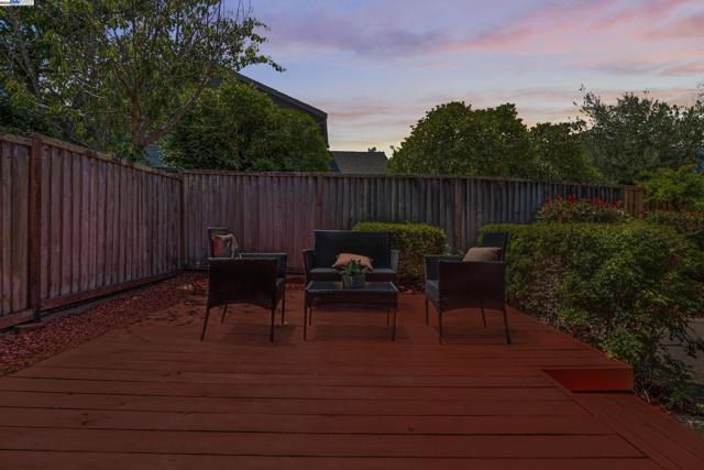 139 Justin Cir, Alameda CA: https://media.crmls.org/mediaz/90462205-2651-4199-aea9-2af6142aa8a3.jpg