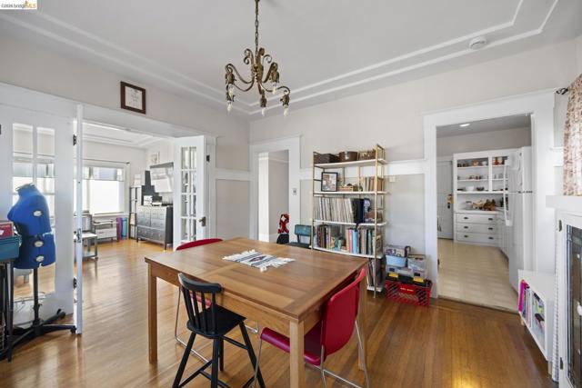 Image 31 of 42 For 4045 Manila Ave