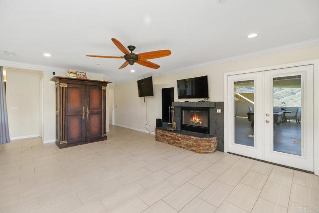 39255 De Luz Rd, Fallbrook CA: https://media.crmls.org/mediaz/90469394-24a7-4636-83f5-785e6be0cee0.jpg