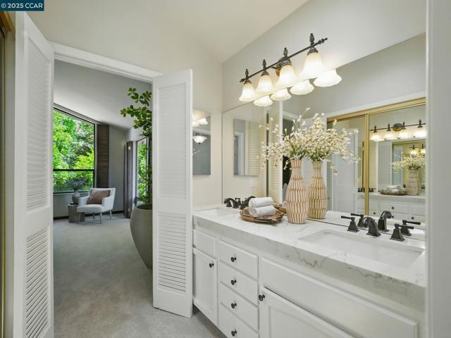 66 Ambleside Court, Danville CA: https://media.crmls.org/mediaz/904850d6-a9f2-42df-81ba-76e4dee9f026.jpg