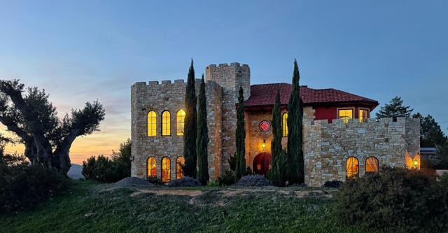 17035 Bohlman Road, Saratoga CA: https://media.crmls.org/mediaz/9048ea44-eaf9-4dd2-a9a6-a869182bcc52.jpg