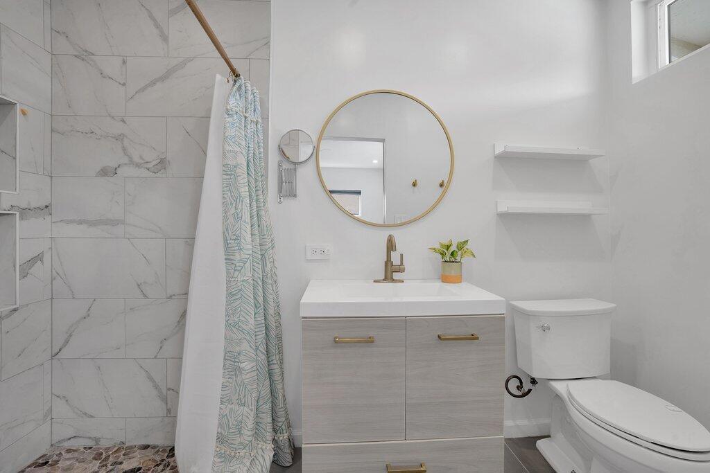 https://media.crmls.org/mediaz/9048f361-36f0-4be8-b6eb-e625447b4883.jpg?preset=X-Large