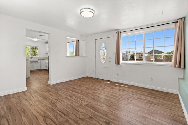 Image 10 of 41 For 11816 Waterhill Rd