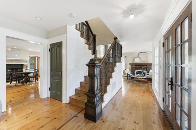 1353 Edgewood Road, Redwood City CA: https://media.crmls.org/mediaz/90491dfb-8bec-43e2-affb-4d011f66e4f8.jpg