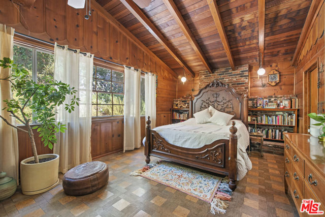 6349 Blanchard Canyon Road, Tujunga CA: https://media.crmls.org/mediaz/90492bab-0142-4ae3-9814-8b6ad0f7795b.jpg
