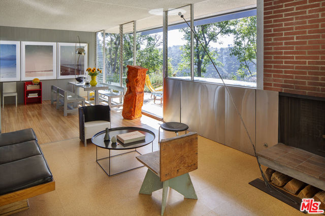 1531 N Tigertail Road, Los Angeles CA: https://media.crmls.org/mediaz/90494c8e-8824-4924-9e36-8ef001c8fd66.jpg