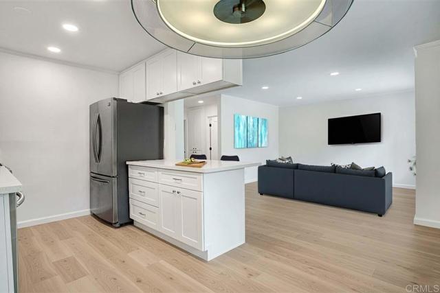 Detail Gallery Image 6 of 15 For 13754 Mango Dr #224,  Del Mar,  CA 92014 - 2 Beds | 2 Baths