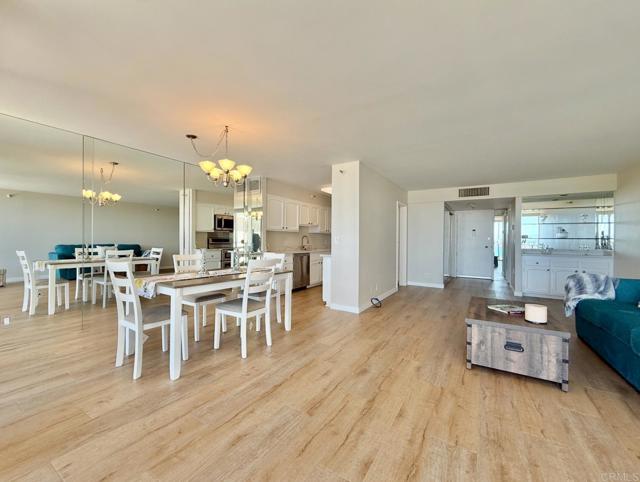 1820 Avenida del Mundo, Coronado CA: https://media.crmls.org/mediaz/9049b176-6efd-4011-a220-d8c9374a59c1.jpg