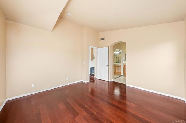 1259 El Cortez Court, Chula Vista CA: https://media.crmls.org/mediaz/9049dfb4-67ff-476e-8970-b68b1f733c9d.jpg