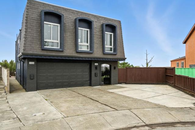 102 Dennis Drive, Daly City CA: https://media.crmls.org/mediaz/904a648d-8163-444c-a206-7ddb88058c2e.jpg
