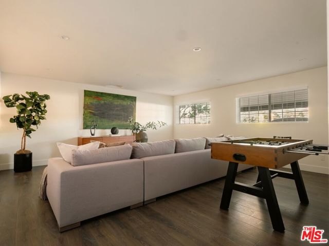 14300 Runnymede Street, Van Nuys CA: https://media.crmls.org/mediaz/904af07d-f50e-4b42-90cf-20e2fa3f8b9f.jpg