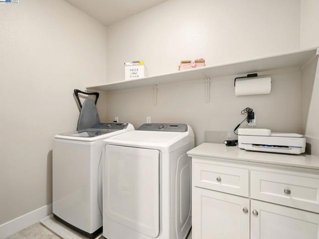 665 Sandalwood, Livermore CA: https://media.crmls.org/mediaz/904b7e6e-4fc0-4126-8822-c27360258929.jpg