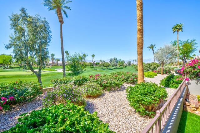 78829 Putting Green Drive, Palm Desert CA: https://media.crmls.org/mediaz/904b8152-da88-416d-af7e-d9248d8ed844.jpg