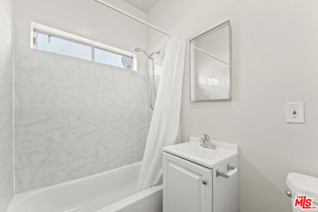 842 W 83rd Street, Los Angeles CA: https://media.crmls.org/mediaz/904c5c3c-21a6-44ad-aab3-aae7d975c04e.jpg