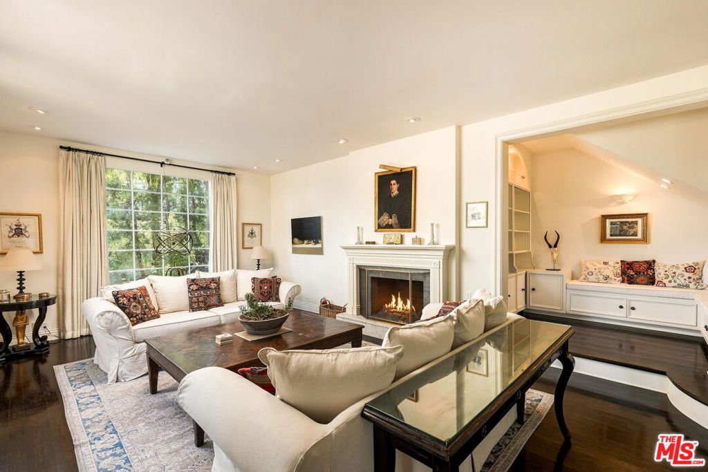 7887 Hillside Avenue — Spanish