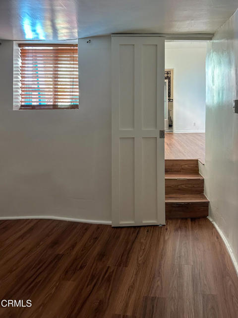 982 N Hoover Street, Silver Lake CA: https://media.crmls.org/mediaz/904d6cfc-7b1e-4886-a5f4-fd06a70ccc8f.jpg